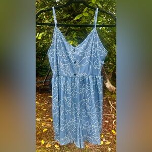 Luz Blue Floral Romper, Size Medium, EUC
